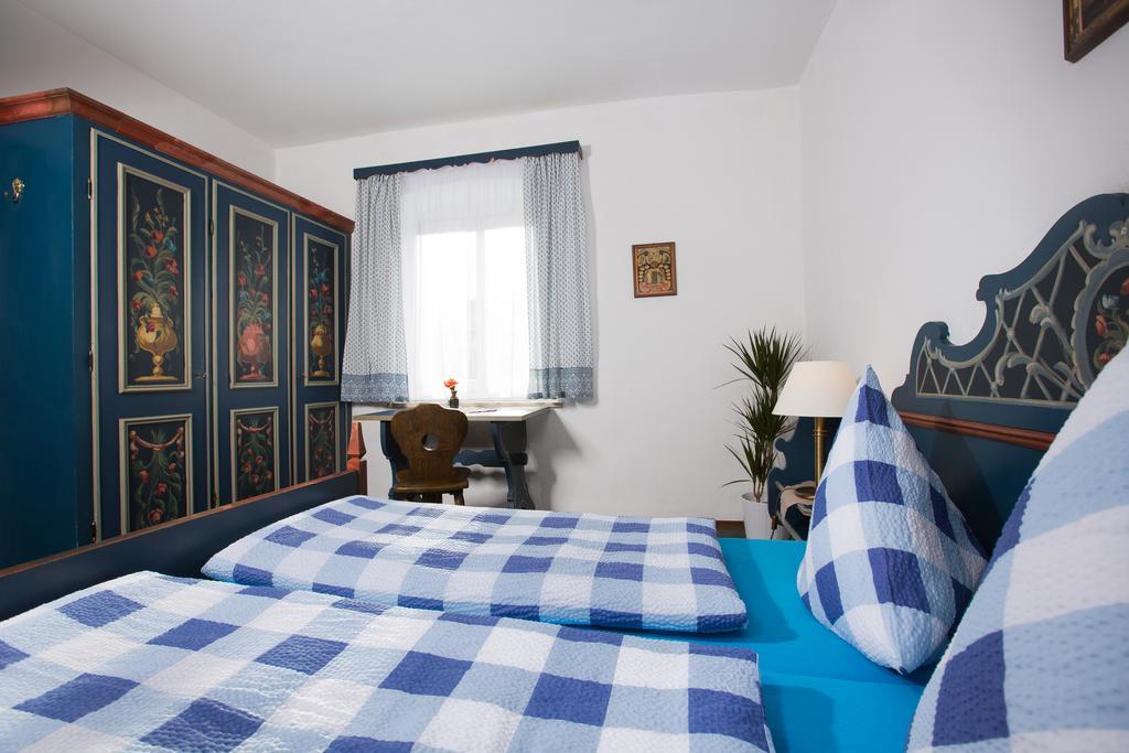 Gasthof Zum Lamm Hotel Garmisch-Partenkirchen Room photo